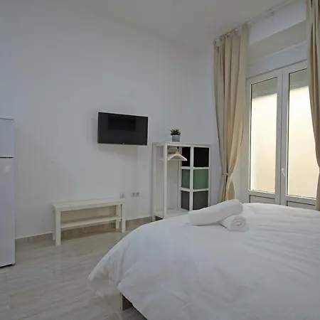 Esparteros 6, Estudios Apartment *