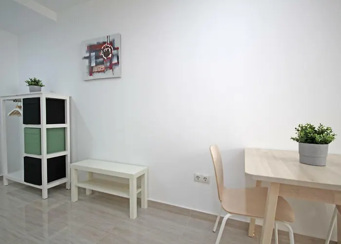 Esparteros 6, Estudios * Málaga